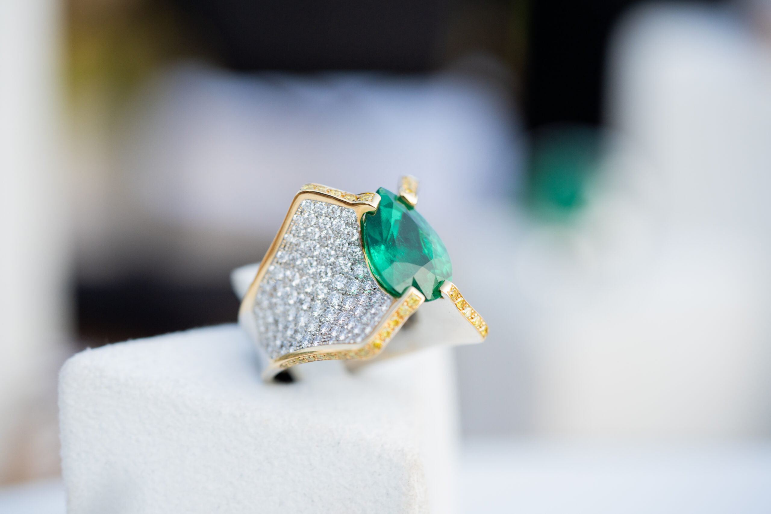 scavia maria elisabetta emerald gemstone ring