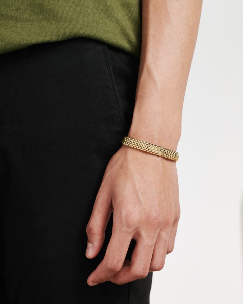 man wearing FOPE PANORAMA bracelet