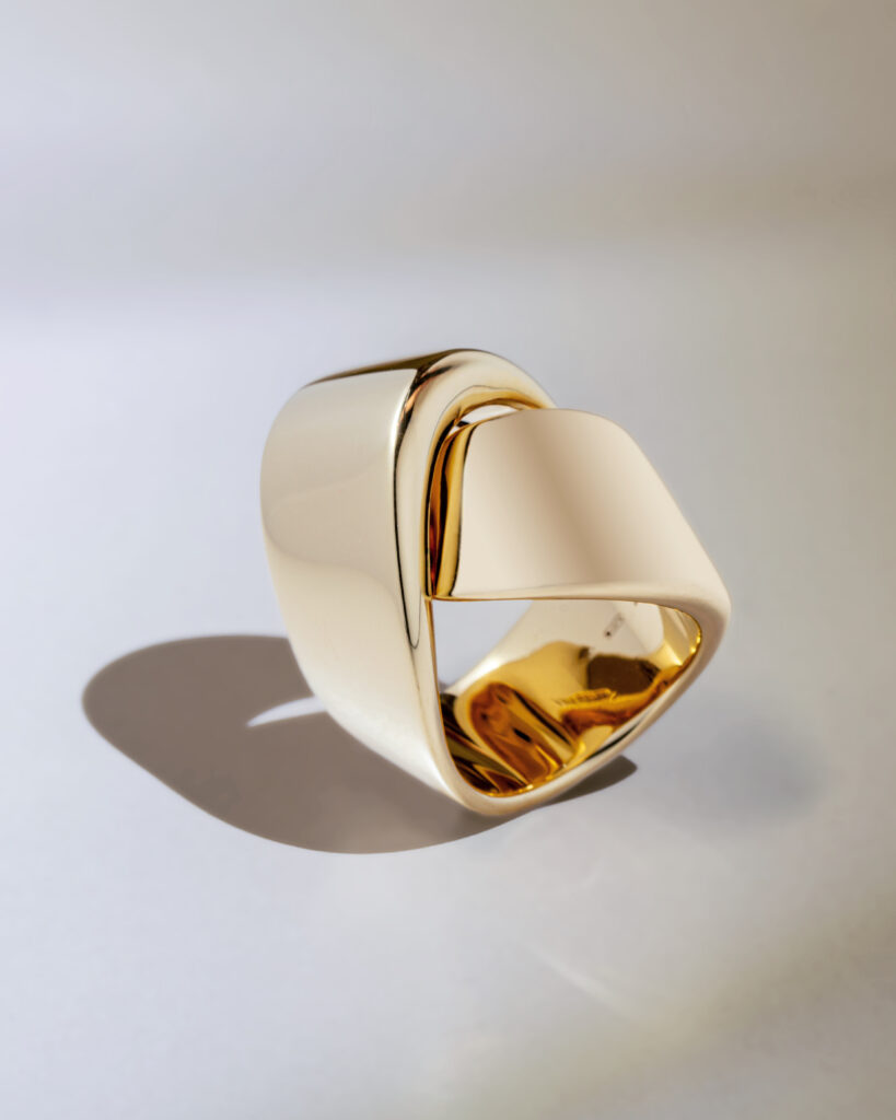 abbracio ring from vhernier jewelry